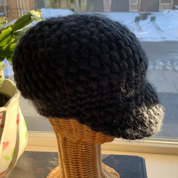 Rike Feurstein Berlin 100% Wool Hat Mint Condition display picture 1